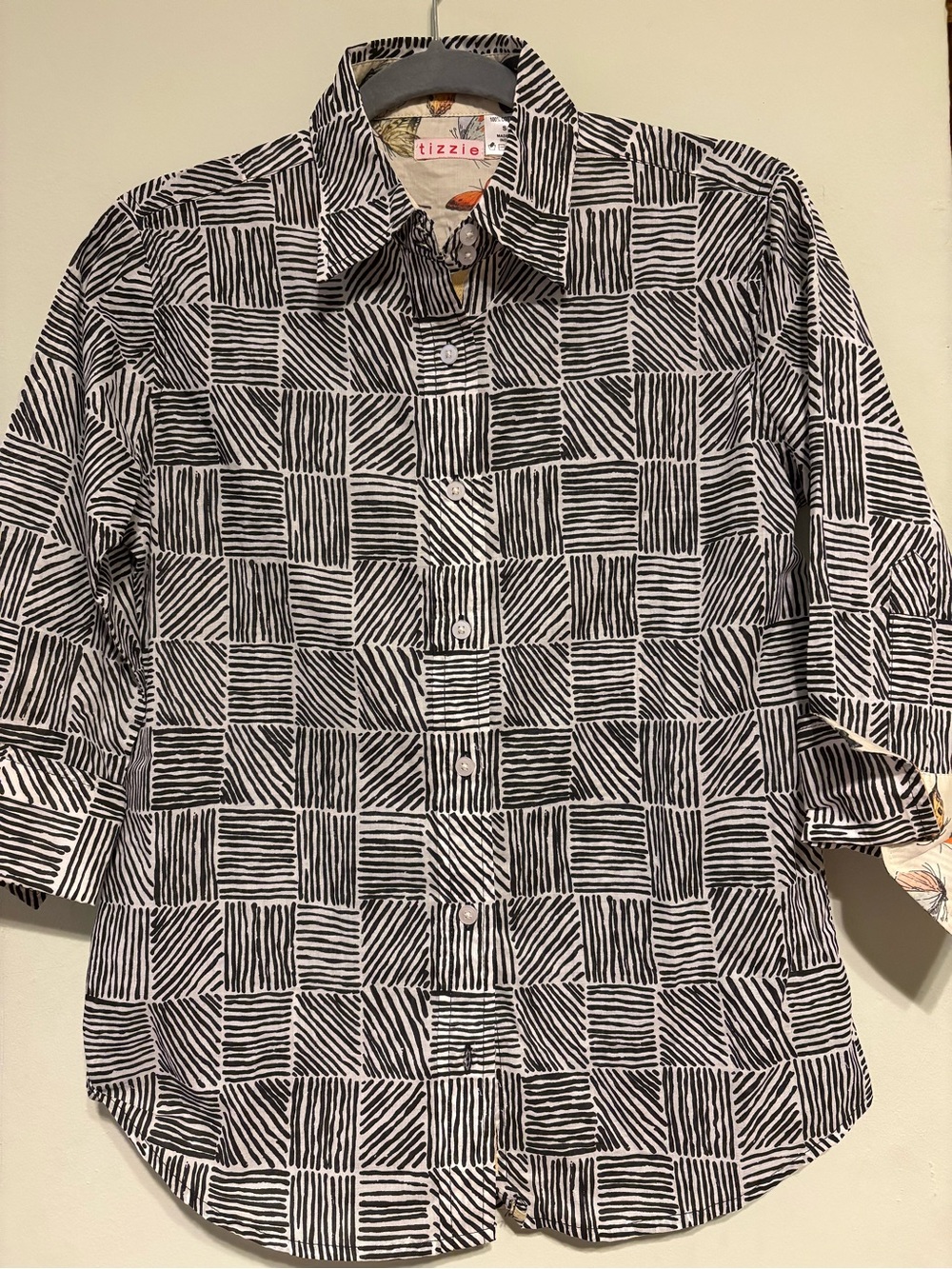 Tizzie Black & White Patterned Button-Down Shirt